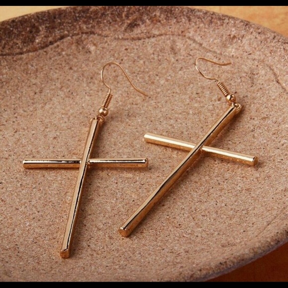 Jewelry - 🤑Cross Dangle Earrings